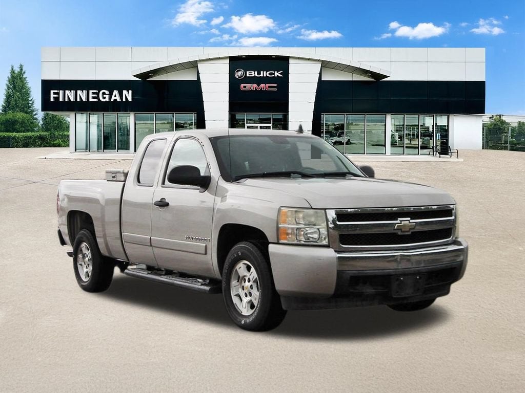 2008 Chevrolet Silverado 1500 LT w/1LT in Silver Birch Metallic — front three-quarter view